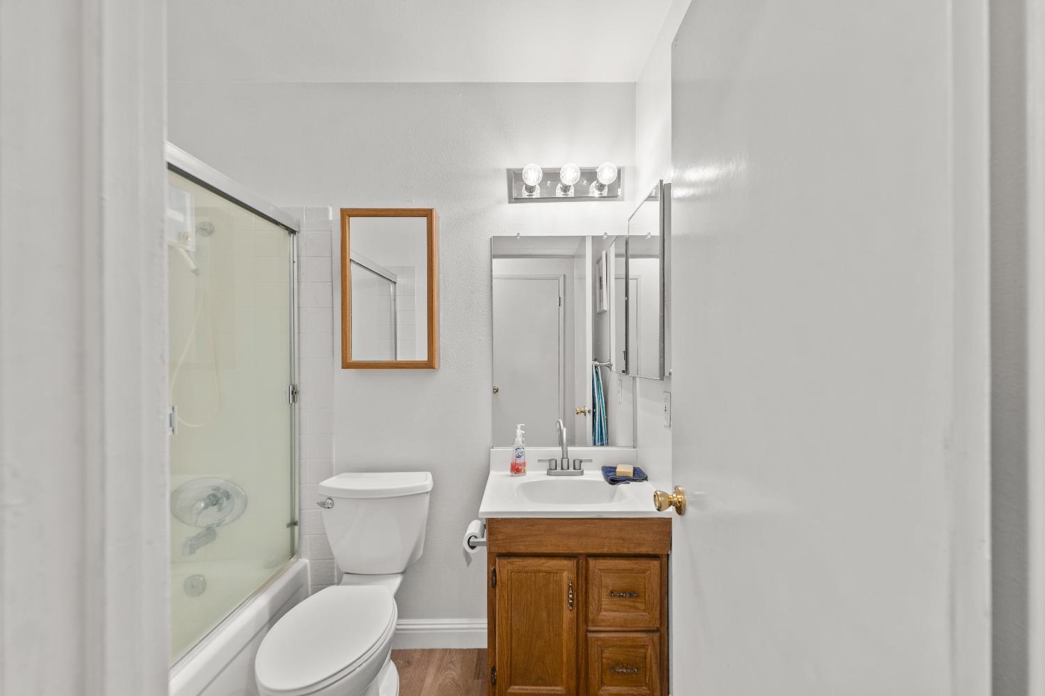 Detail Gallery Image 18 of 39 For 8852 Salmon Falls Dr, Sacramento,  CA 95826 - 3 Beds | 2 Baths