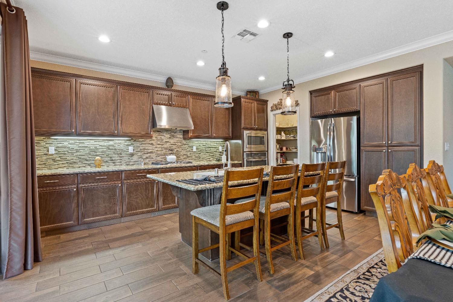 Detail Gallery Image 8 of 55 For 2816 Westport Cir, Oakdale,  CA 95361 - 4 Beds | 3 Baths