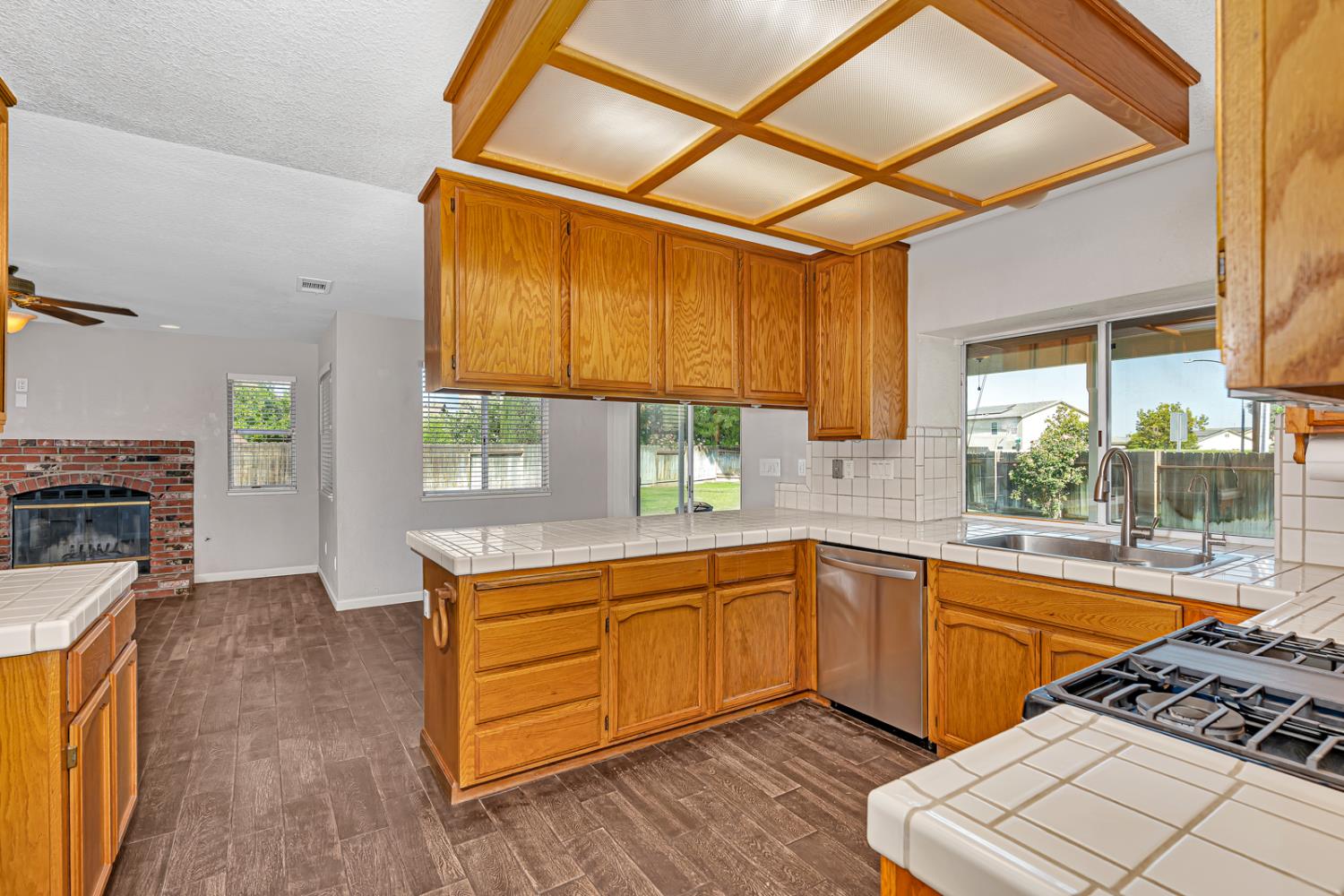 Detail Gallery Image 14 of 58 For 92 Tangelo St, Los Banos,  CA 93635 - 3 Beds | 2/1 Baths
