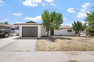 Detail Gallery Image 1 of 13 For 1351 Barrington Ave, Newman,  CA 95360 - 3 Beds | 2 Baths