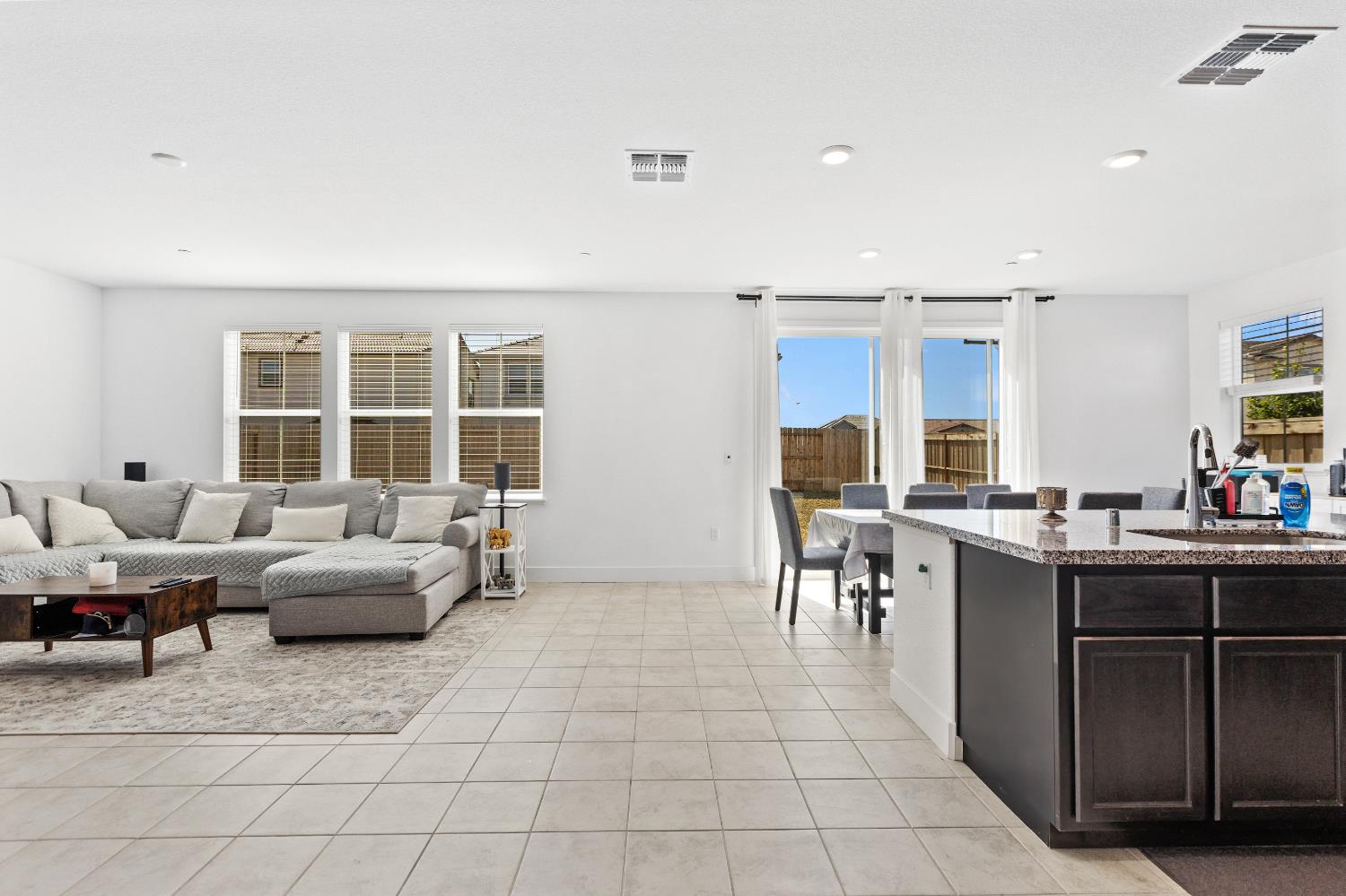 Detail Gallery Image 19 of 58 For 10224 Kilo Way, Elk Grove,  CA 95757 - 5 Beds | 4 Baths