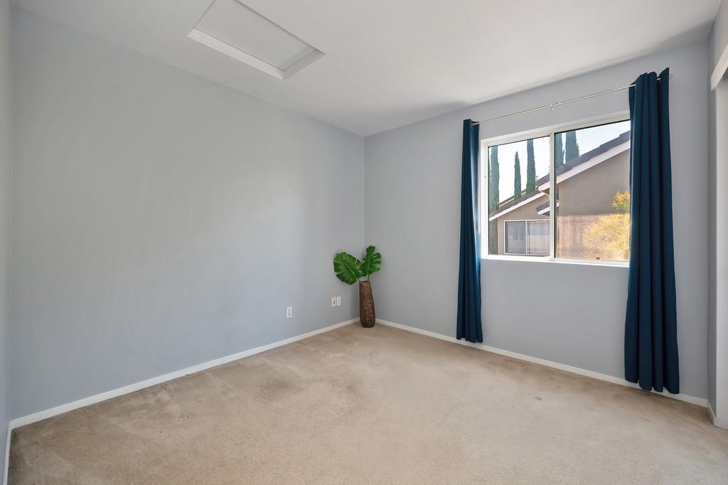 Detail Gallery Image 24 of 51 For 9567 Diamond Point Ln, Elk Grove,  CA 95758 - 4 Beds | 2/1 Baths