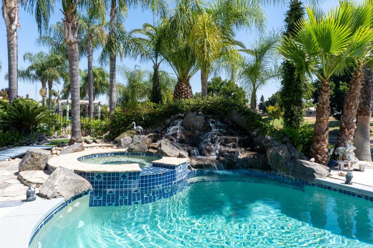 Detail Gallery Image 9 of 96 For 6663 Desert Springs St, Chowchilla,  CA 93610 - 5 Beds | 4 Baths