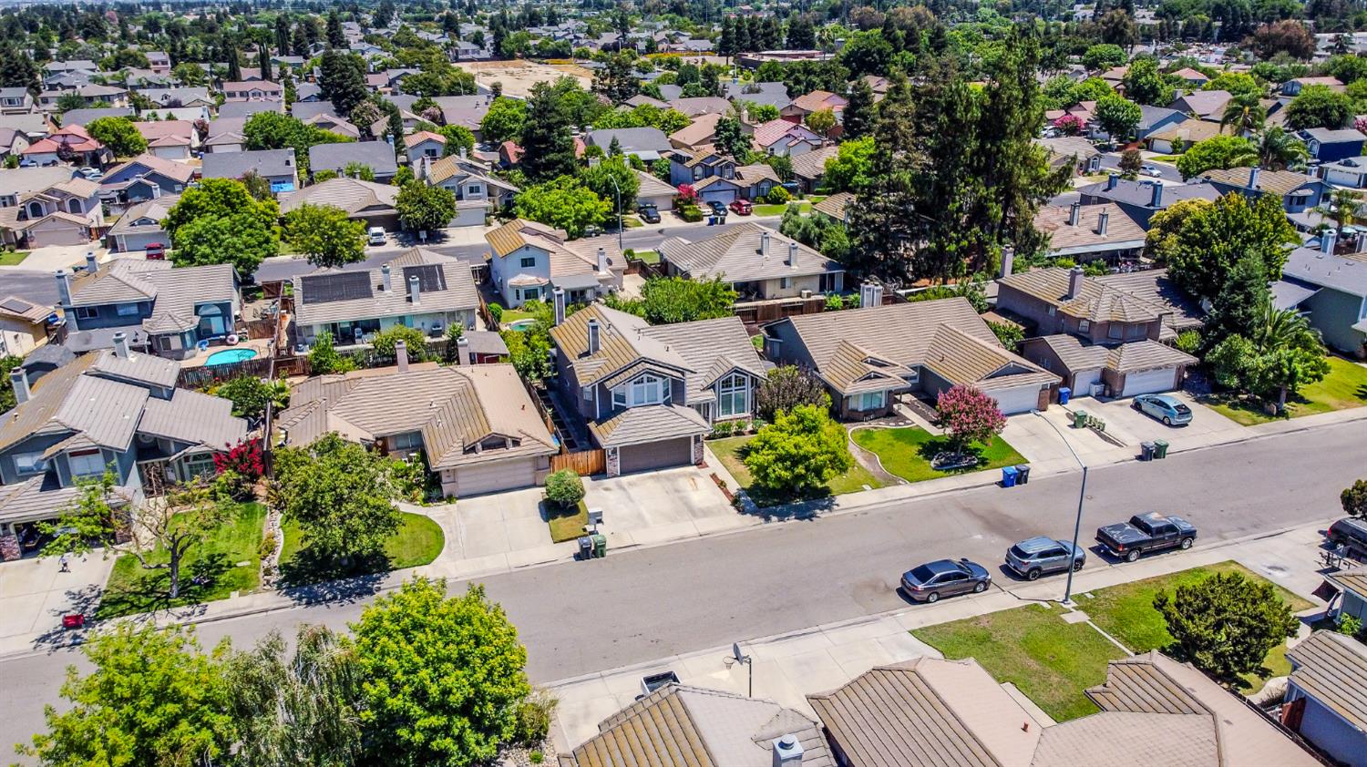 Detail Gallery Image 4 of 43 For 4184 Horizon Ct, Turlock,  CA 95382 - 4 Beds | 3 Baths