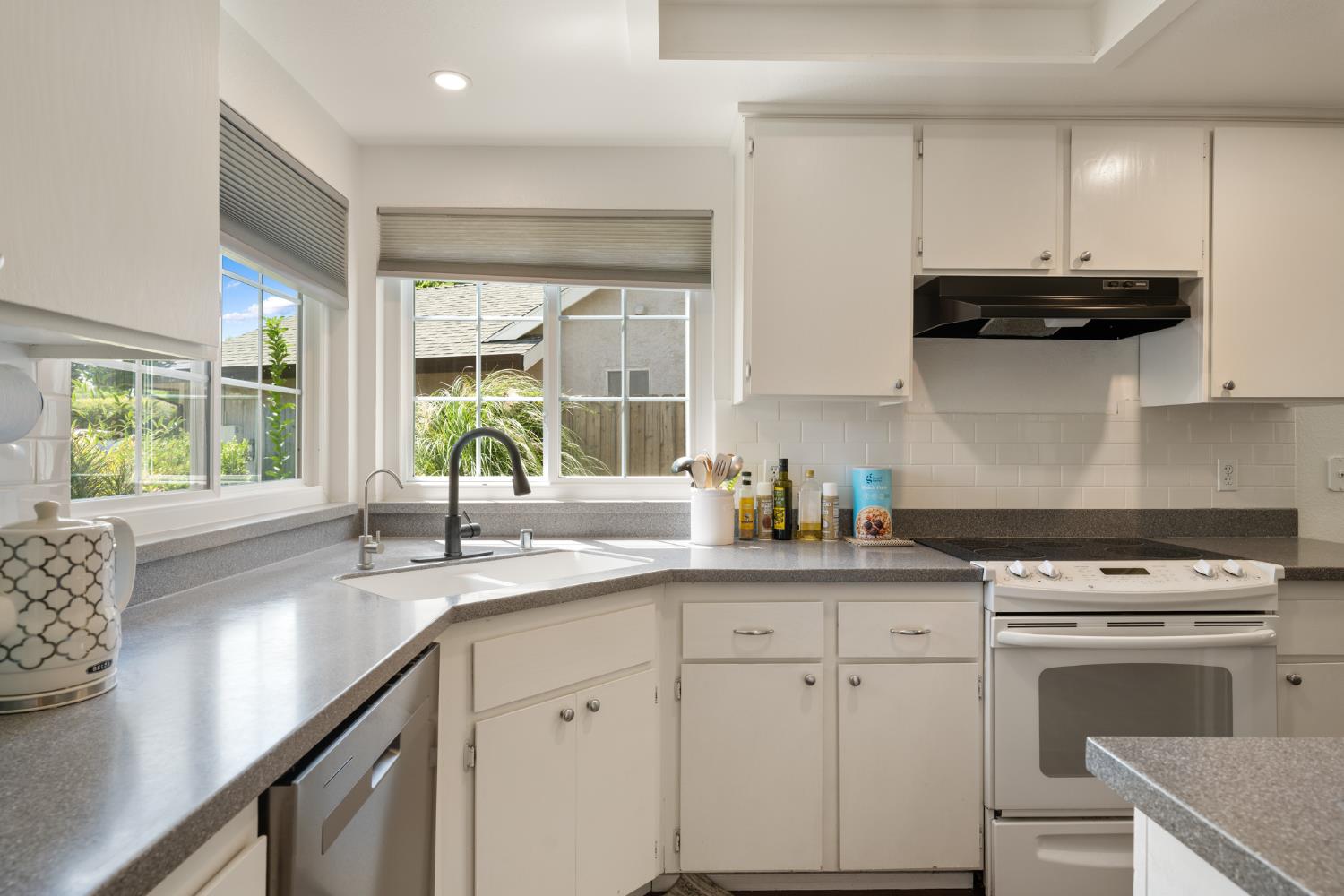 Detail Gallery Image 14 of 38 For 2893 Mergansers Ct, West Sacramento,  CA 95691 - 3 Beds | 2 Baths