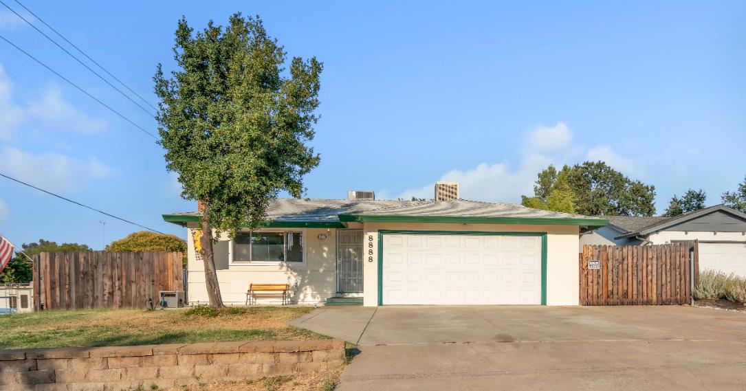 Detail Gallery Image 3 of 33 For 8888 Tahiti Ct, Orangevale,  CA 95662 - 4 Beds | 2 Baths