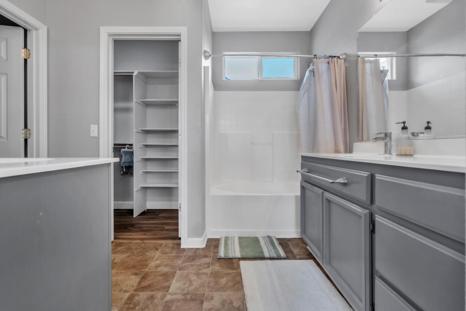 Detail Gallery Image 21 of 33 For 10451 Canadeo Cir, Elk Grove,  CA 95757 - 3 Beds | 2 Baths