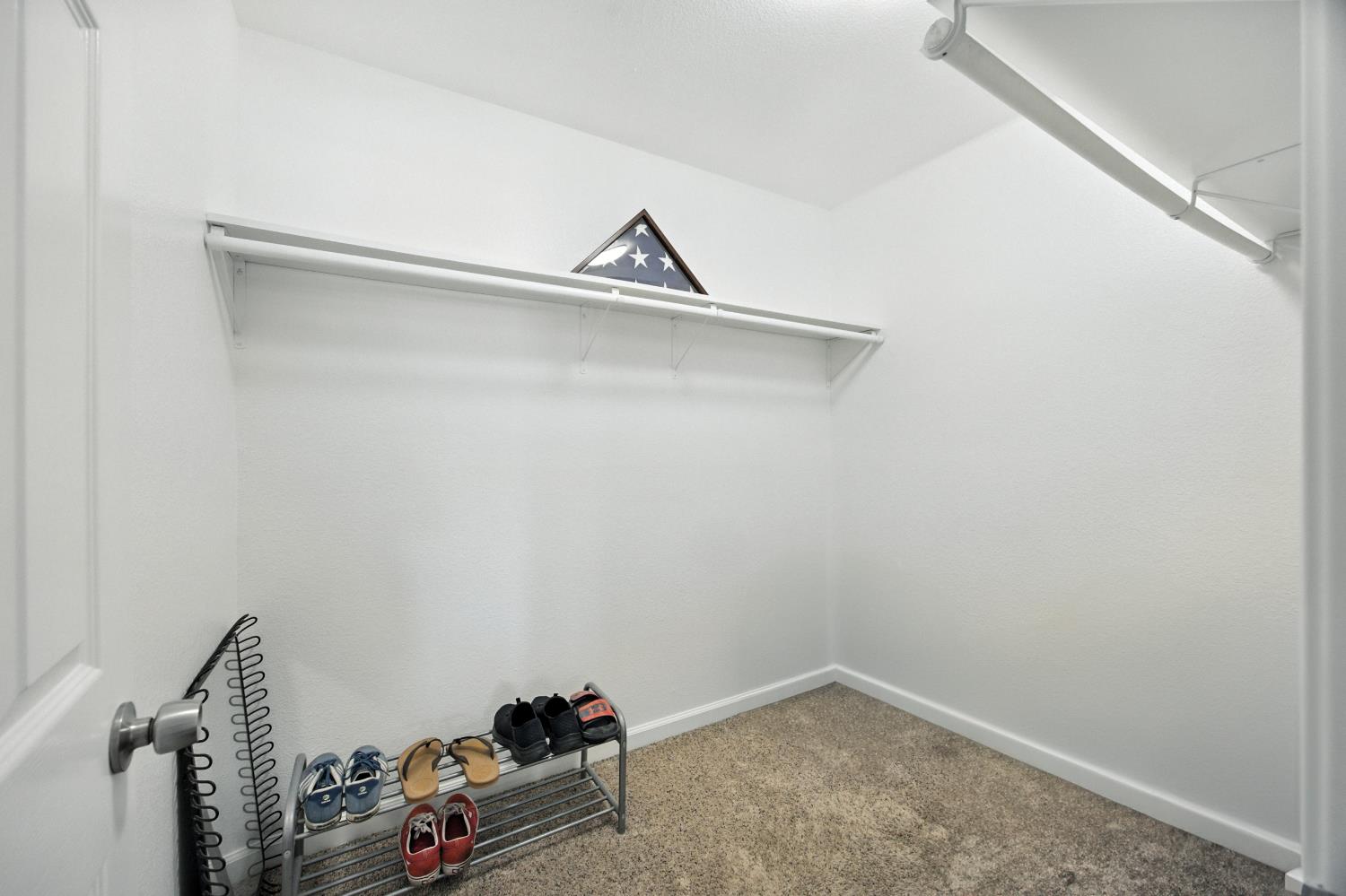 Detail Gallery Image 17 of 49 For 6147 Orsi Cir, Carmichael,  CA 95608 - 4 Beds | 2/1 Baths