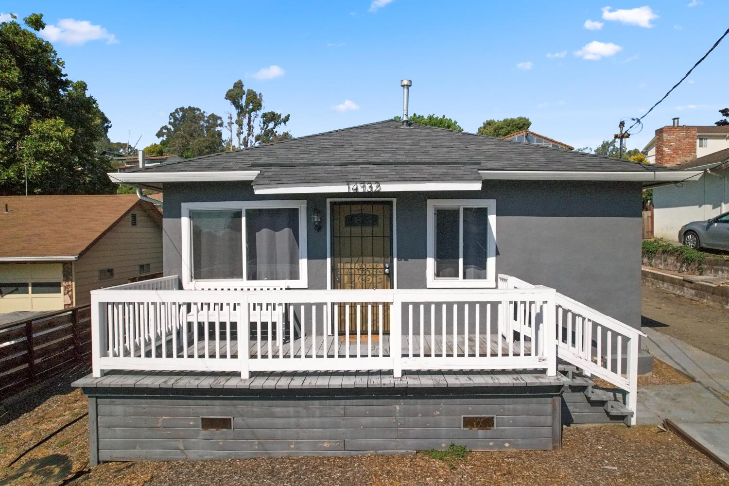 Detail Gallery Image 1 of 23 For 14732 Darius Way, San Leandro,  CA 94587 - 2 Beds | 1 Baths