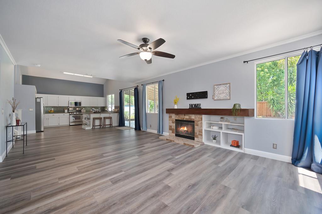 Detail Gallery Image 10 of 51 For 9567 Diamond Point Ln, Elk Grove,  CA 95758 - 4 Beds | 2/1 Baths