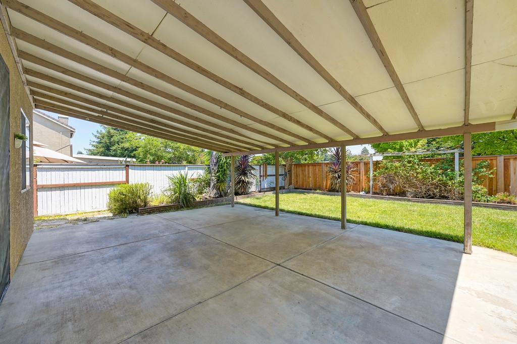 Detail Gallery Image 30 of 51 For 9567 Diamond Point Ln, Elk Grove,  CA 95758 - 4 Beds | 2/1 Baths
