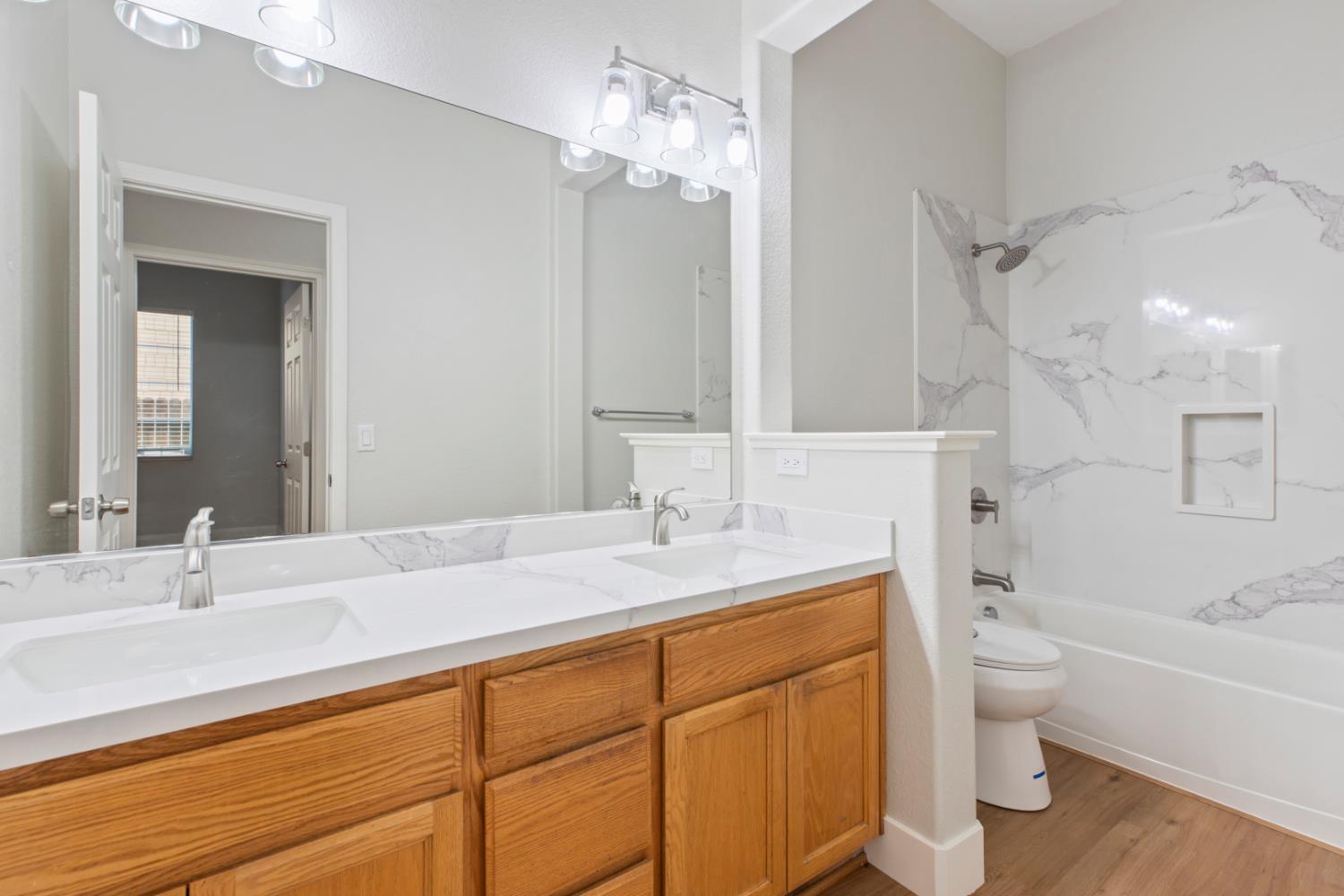 Detail Gallery Image 8 of 19 For 1659 Whispering Wind Dr, Tracy,  CA 95377 - 4 Beds | 2 Baths