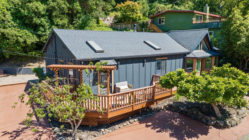 Detail Gallery Image 3 of 32 For 610 Nestora Ave, Aptos,  CA 95003 - 3 Beds | 2 Baths