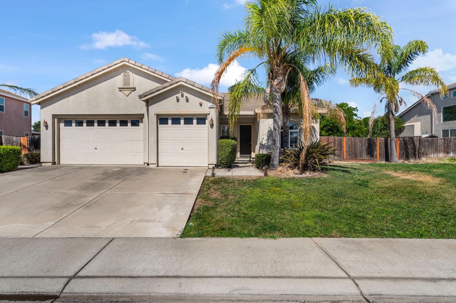 Detail Gallery Image 1 of 33 For 444 Sparrow Dr, Galt,  CA 95632 - 4 Beds | 2 Baths