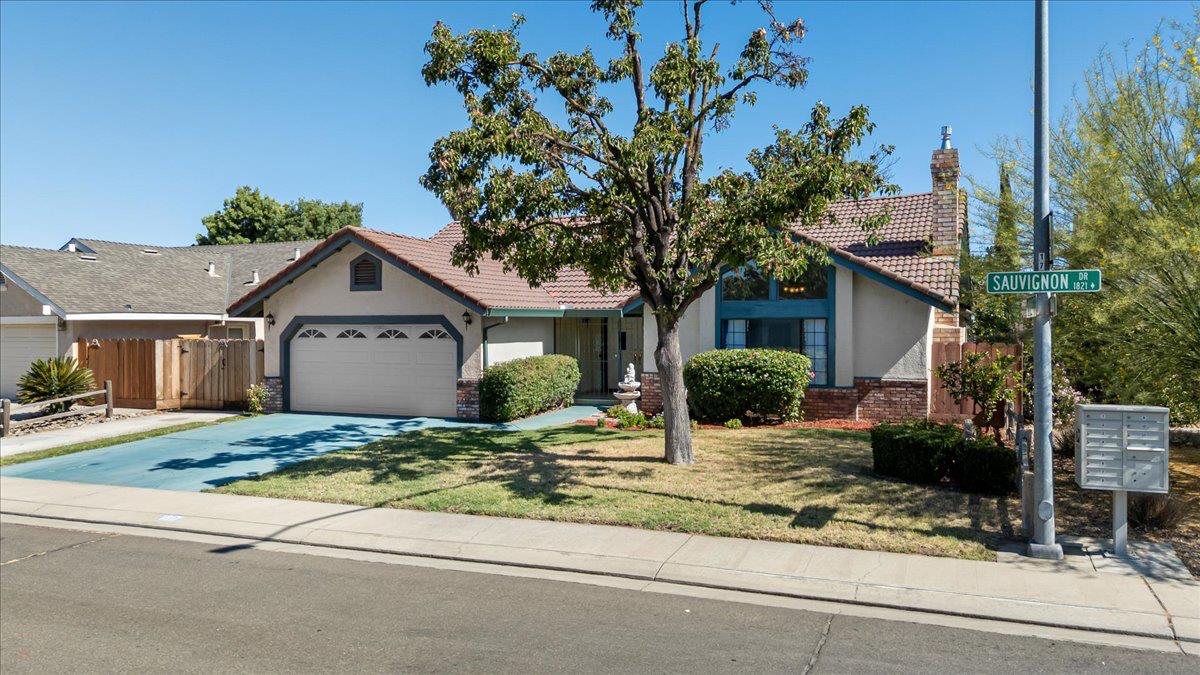 Detail Gallery Image 2 of 48 For 1817 Sauvignon Dr, Modesto,  CA 95351 - 3 Beds | 2 Baths