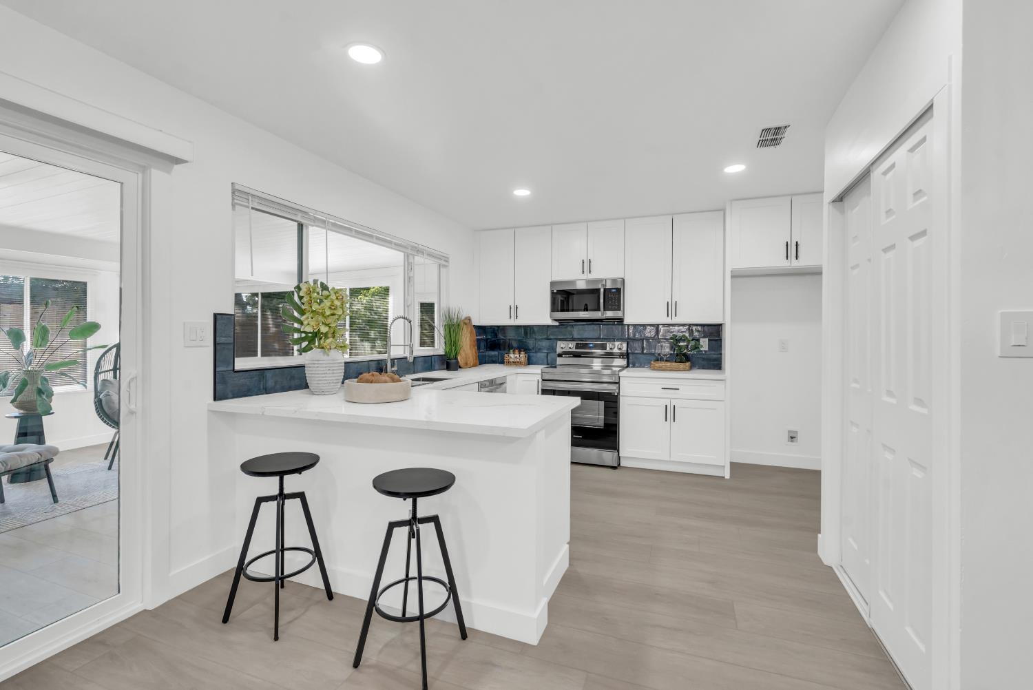Detail Gallery Image 18 of 66 For 9184 Brian Ct, Sacramento,  CA 95826 - 3 Beds | 2 Baths