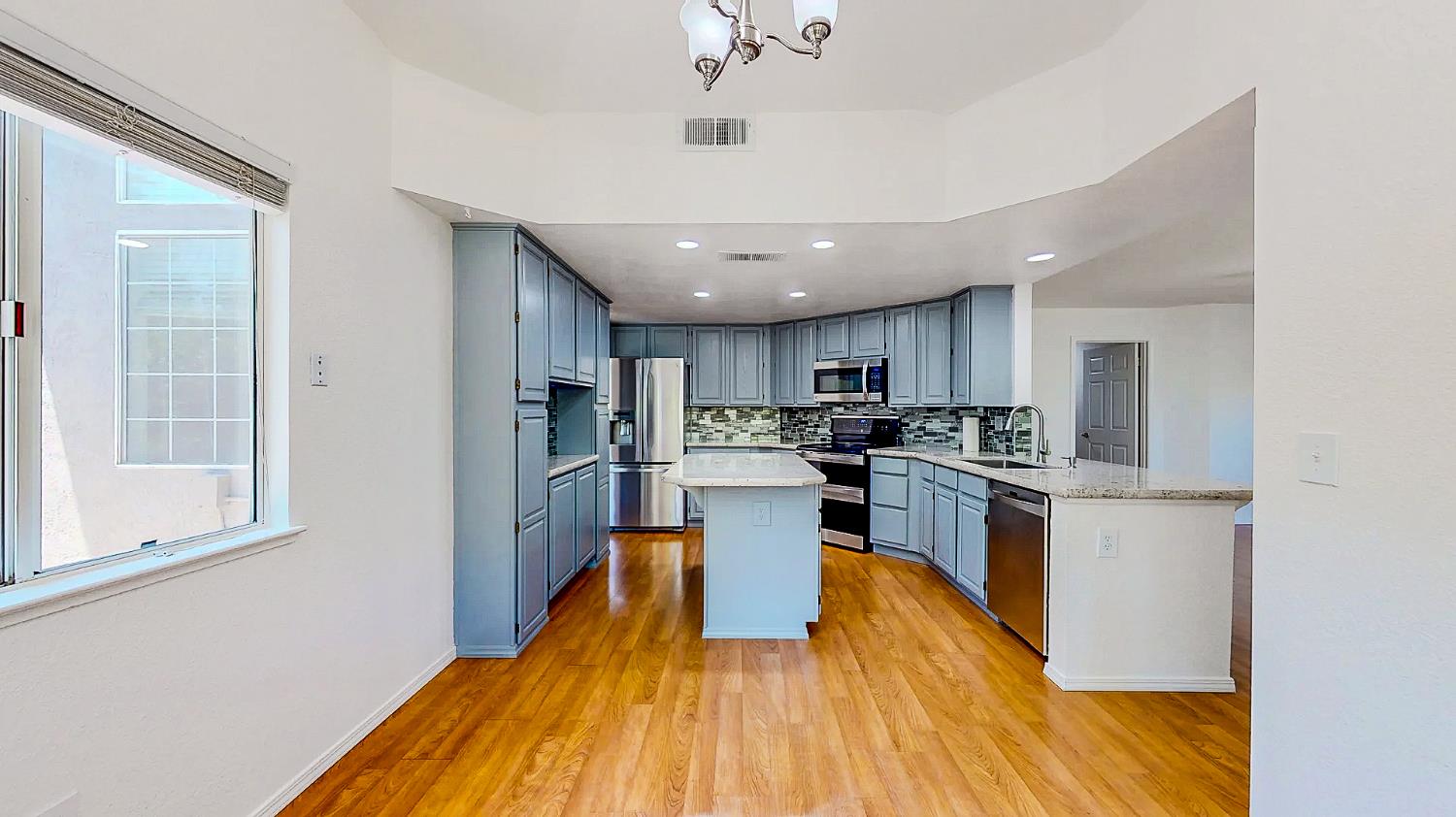 Detail Gallery Image 12 of 43 For 4184 Horizon Ct, Turlock,  CA 95382 - 4 Beds | 3 Baths