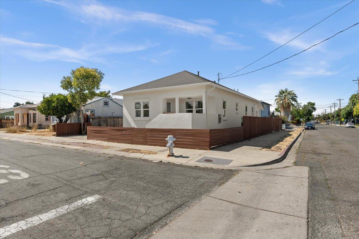 Detail Gallery Image 8 of 68 For 500 W 16th St, Antioch,  CA 94509 - 3 Beds | 2 Baths