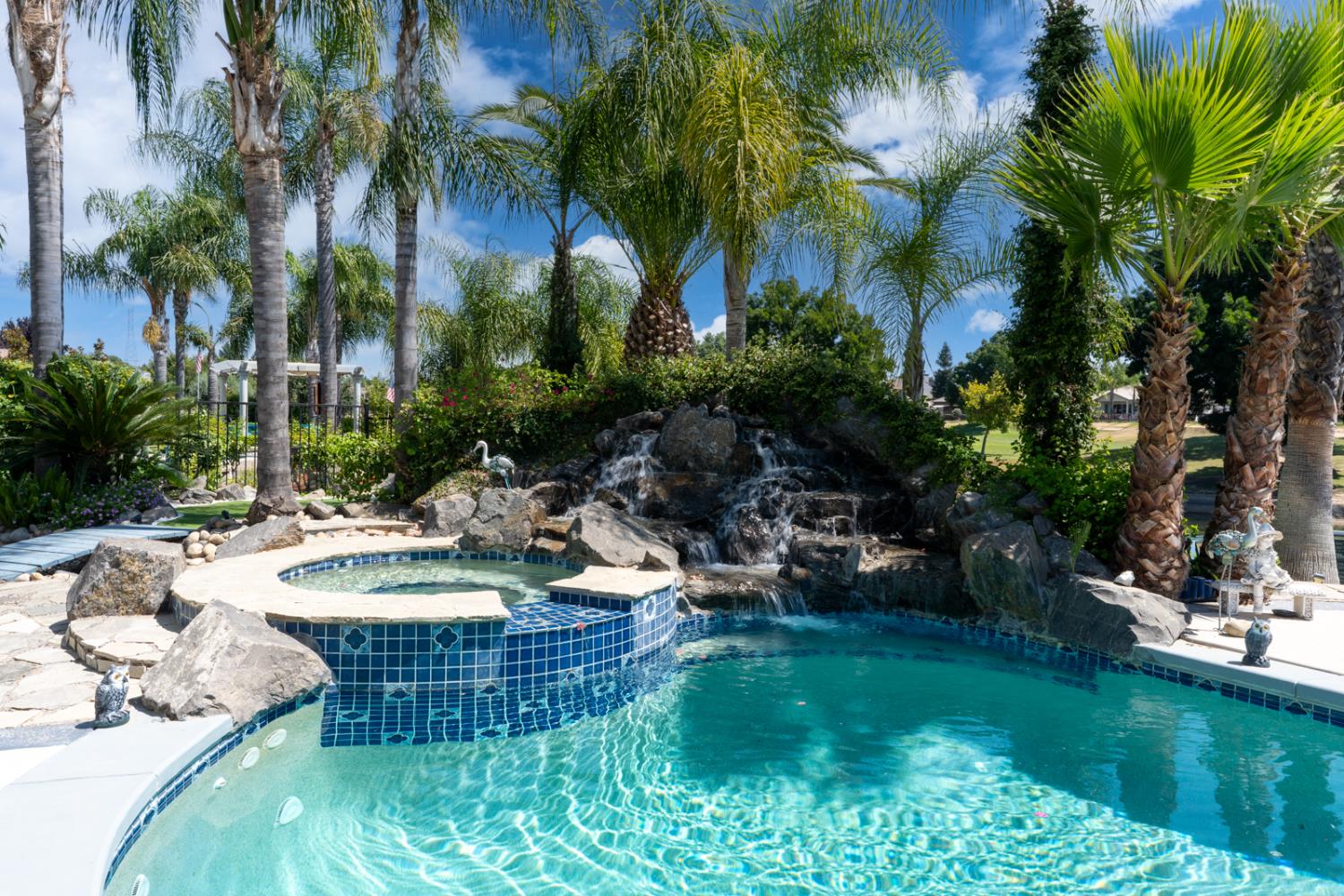 Detail Gallery Image 10 of 96 For 6663 Desert Springs St, Chowchilla,  CA 93610 - 5 Beds | 4 Baths