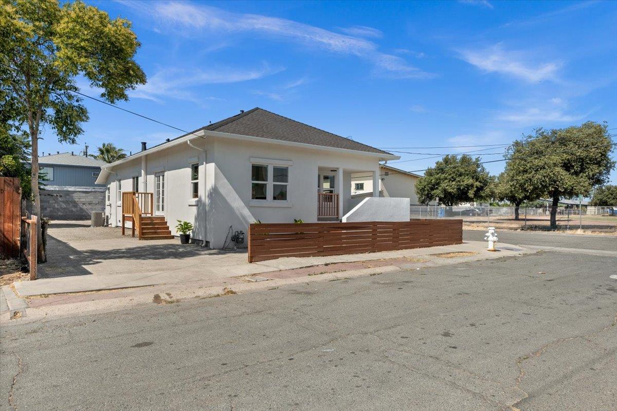 Detail Gallery Image 6 of 68 For 500 W 16th St, Antioch,  CA 94509 - 3 Beds | 2 Baths