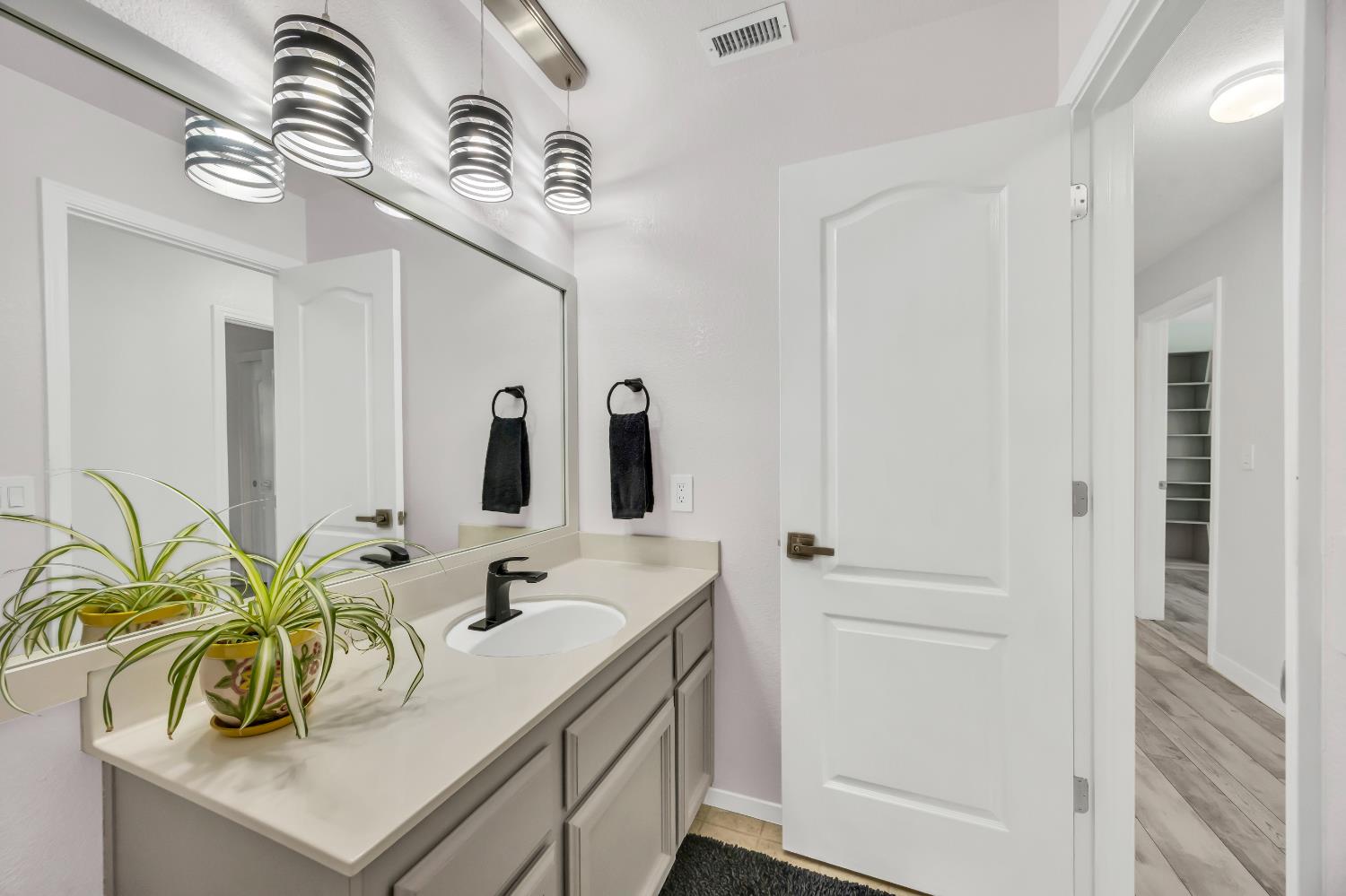 Detail Gallery Image 36 of 57 For 5112 Charter Ct, Rocklin,  CA 95765 - 4 Beds | 2 Baths