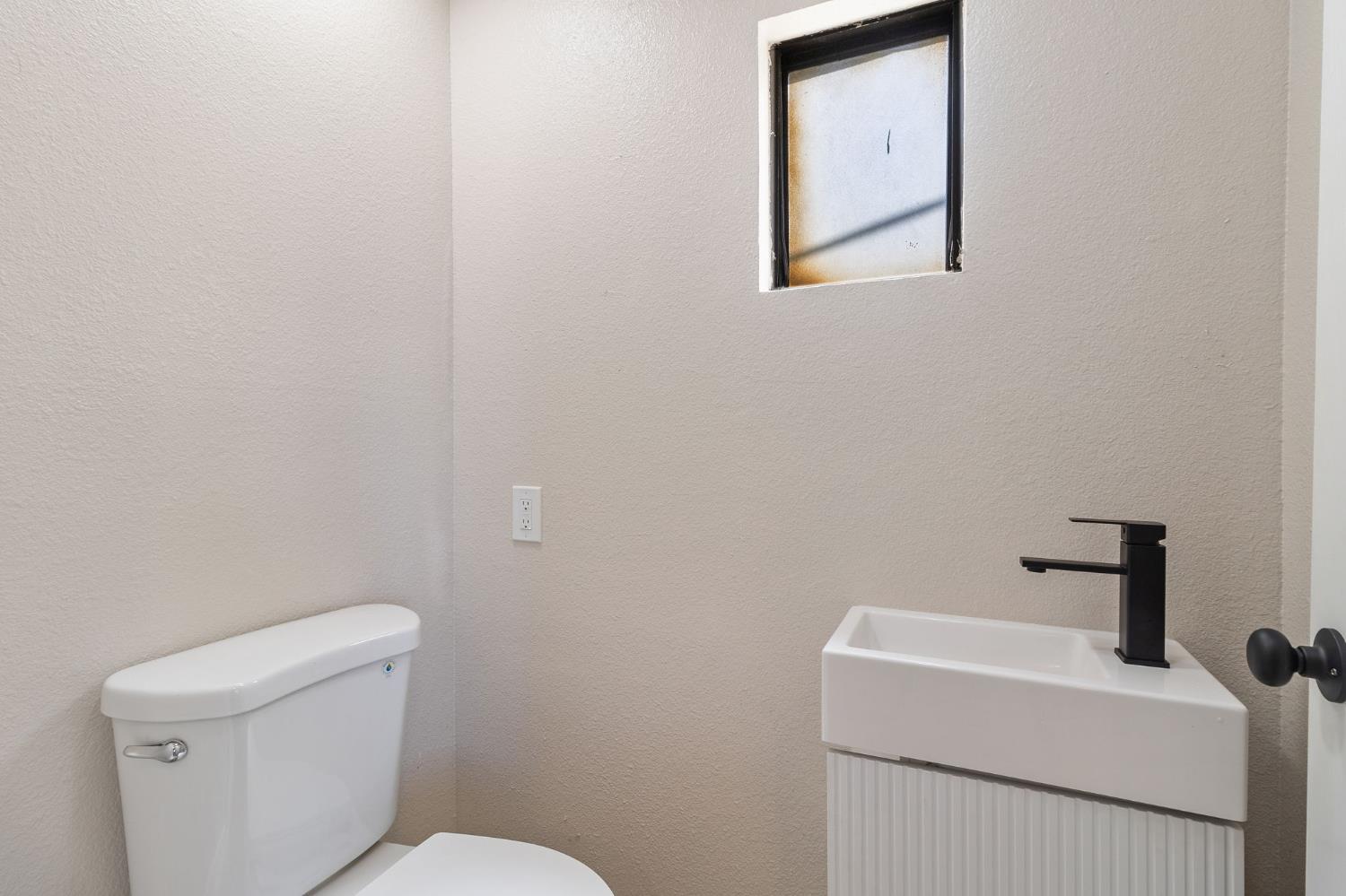 Detail Gallery Image 6 of 15 For 828 Olivina Ave 11, Livermore,  CA 94551 - 2 Beds | 1/1 Baths