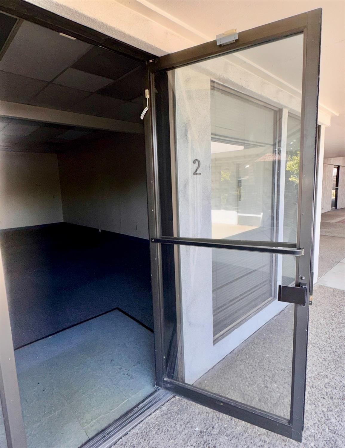 Detail Gallery Image 5 of 7 For 1503 St Marks Plz, Stockton,  CA 95207 - – Beds | – Baths