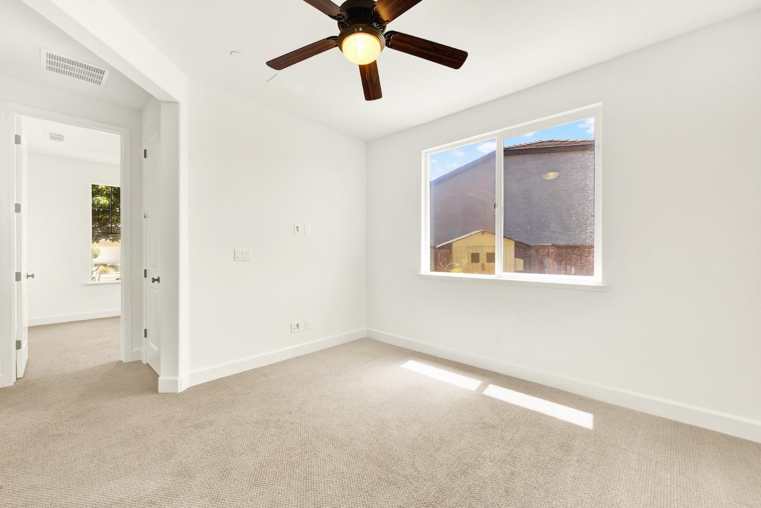 Detail Gallery Image 10 of 72 For 2200 Russell Cir, Woodland,  CA 95776 - 3 Beds | 2/1 Baths
