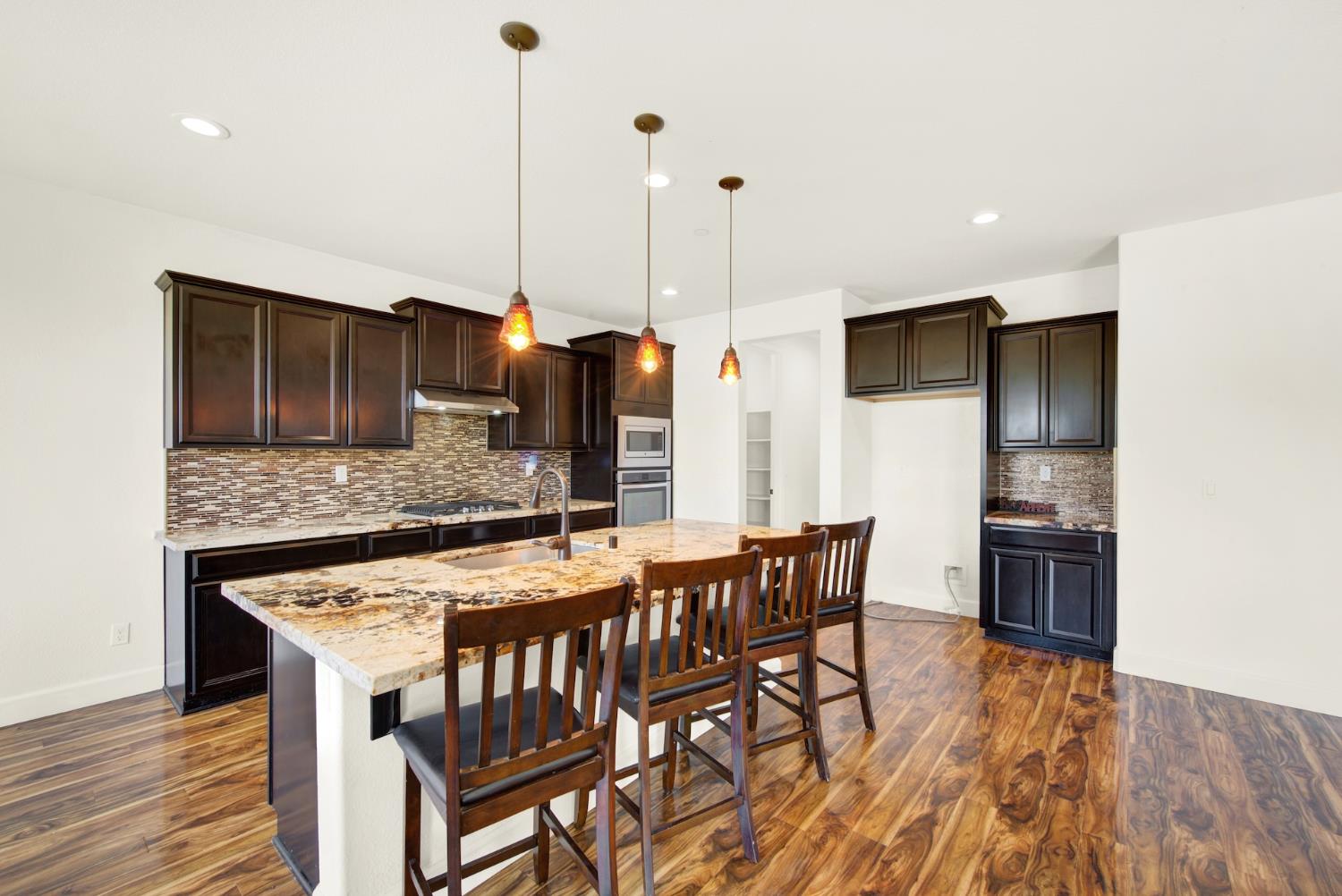 Detail Gallery Image 28 of 72 For 2200 Russell Cir, Woodland,  CA 95776 - 3 Beds | 2/1 Baths