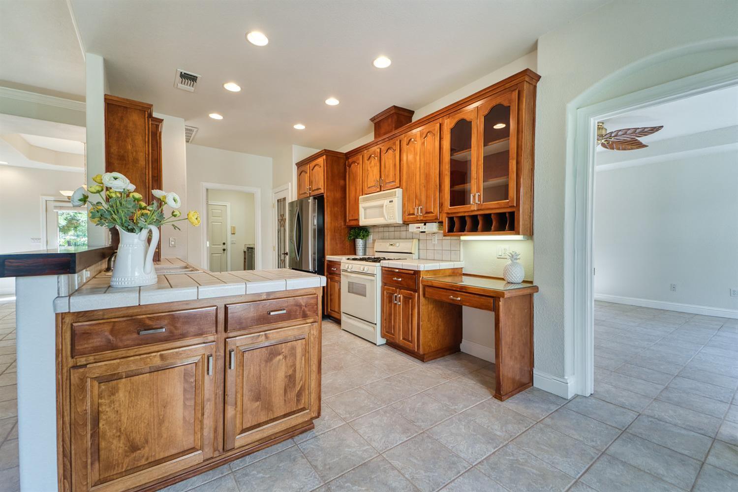 Detail Gallery Image 10 of 48 For 711 Saddleback Dr, Marysville,  CA 95901 - 3 Beds | 2/1 Baths