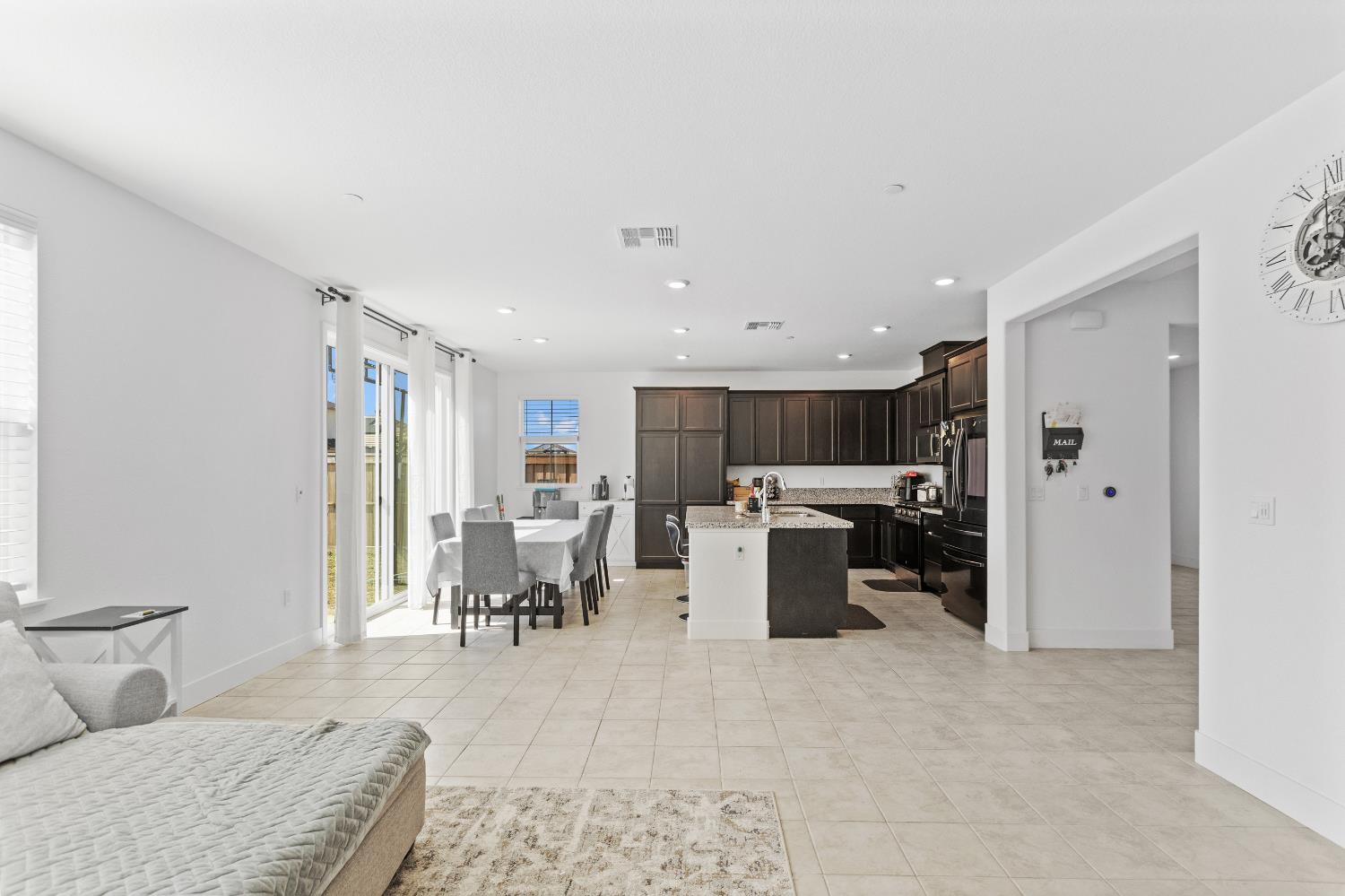 Detail Gallery Image 21 of 58 For 10224 Kilo Way, Elk Grove,  CA 95757 - 5 Beds | 4 Baths