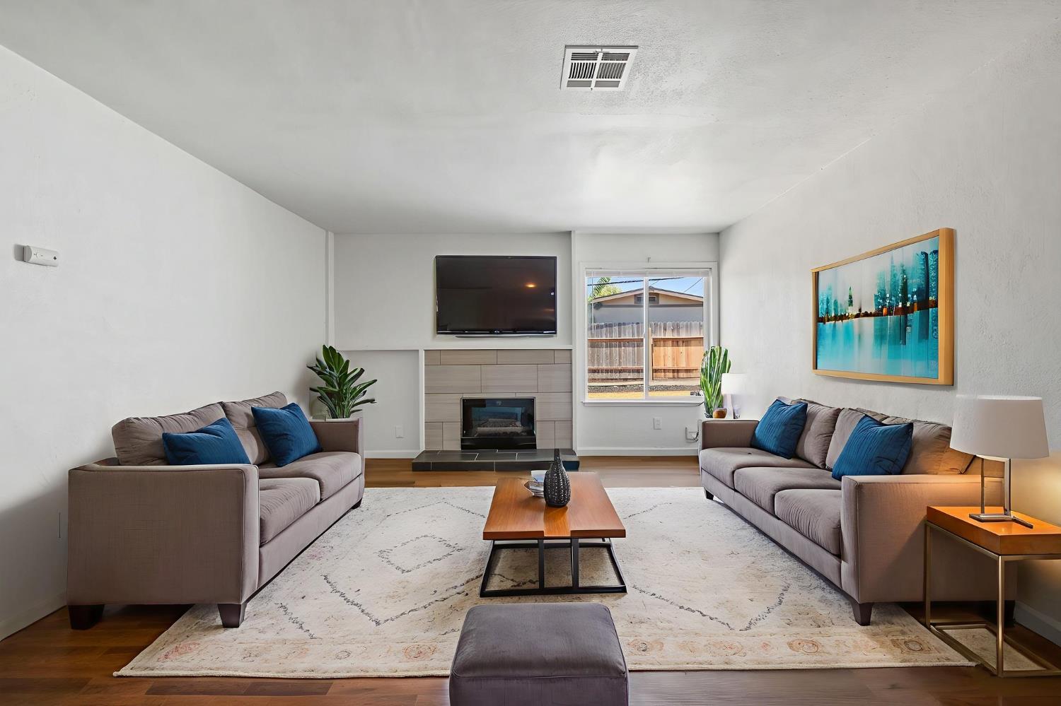 Detail Gallery Image 7 of 57 For 4441 Fenwick Way, North Highlands,  CA 95660 - 3 Beds | 2 Baths