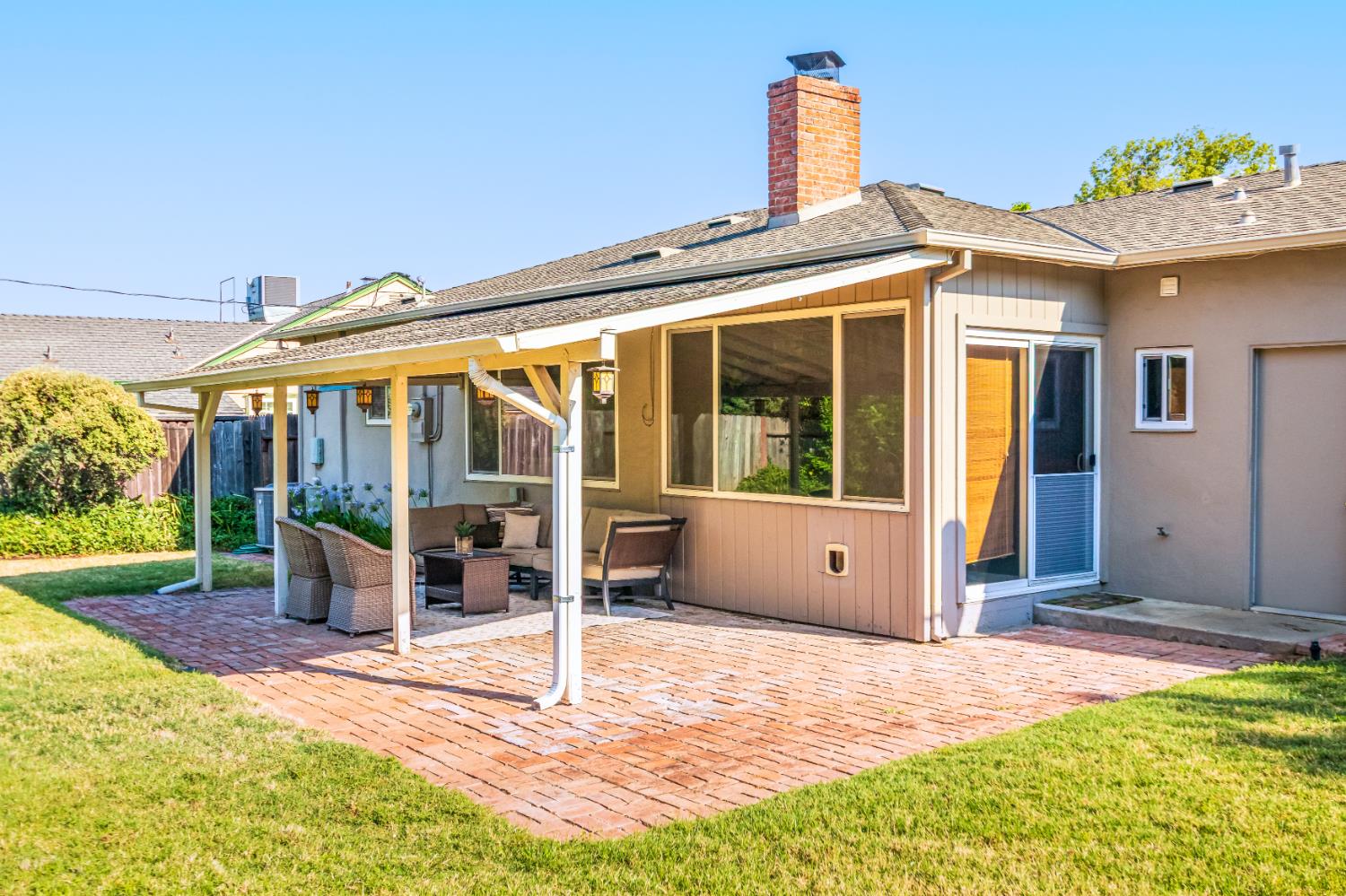 Detail Gallery Image 7 of 36 For 3232 Strevel Way, Sacramento,  CA 95825 - 3 Beds | 1/1 Baths