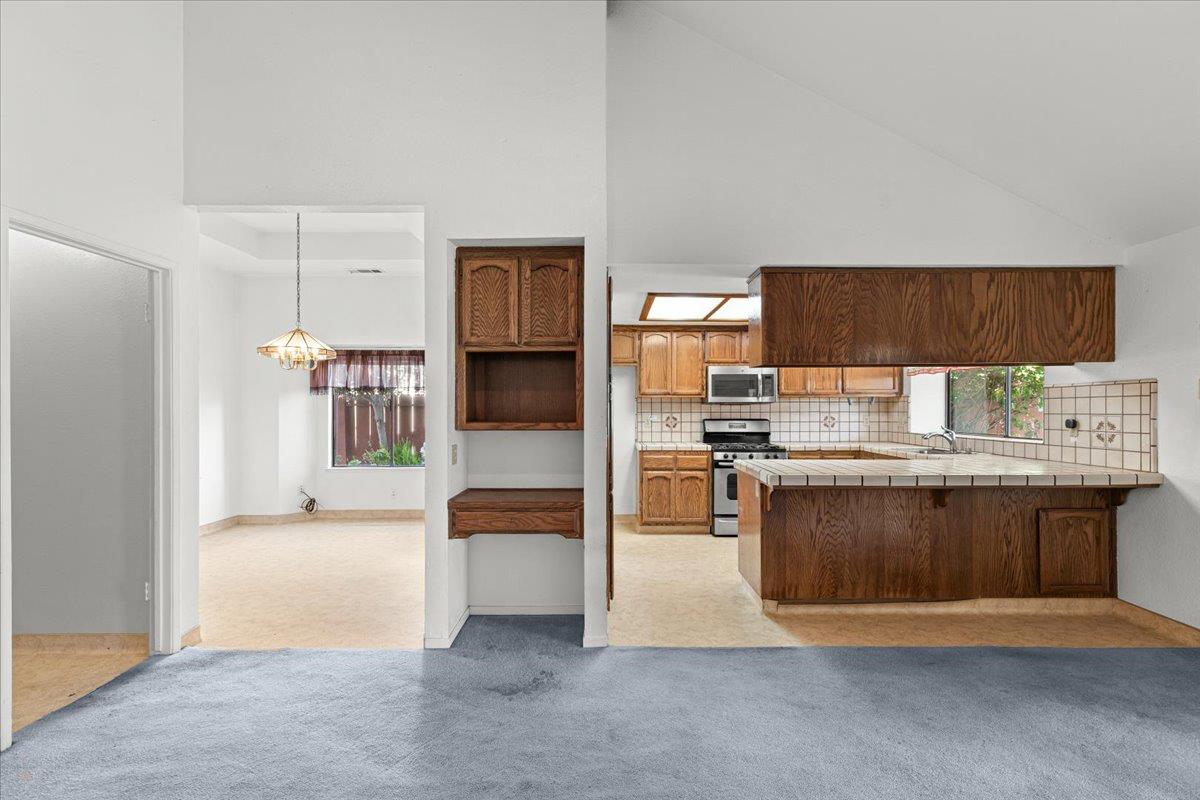 Detail Gallery Image 11 of 48 For 1817 Sauvignon Dr, Modesto,  CA 95351 - 3 Beds | 2 Baths