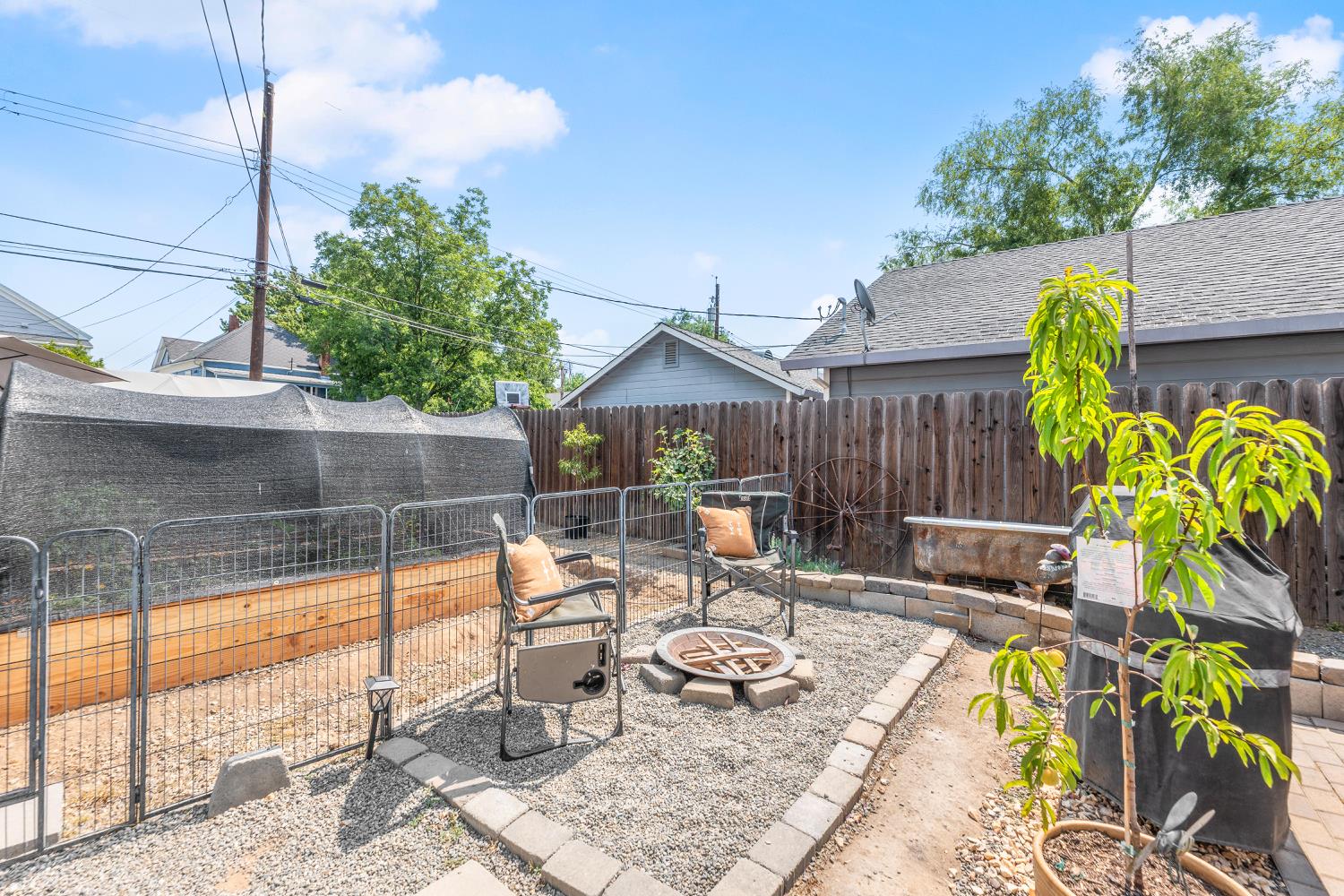 Detail Gallery Image 42 of 63 For 3641 5th Ave, Sacramento,  CA 95817 - 3 Beds | 1/1 Baths