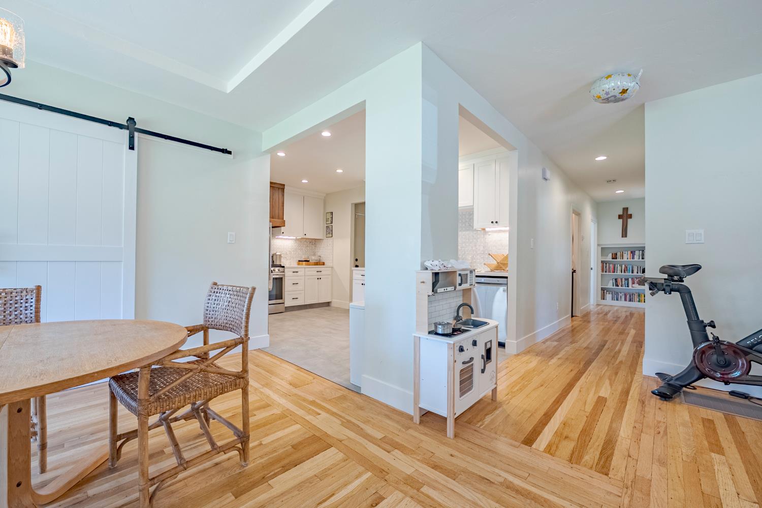 Detail Gallery Image 12 of 42 For 400 E 21st St, Merced,  CA 95340 - 3 Beds | 1/1 Baths