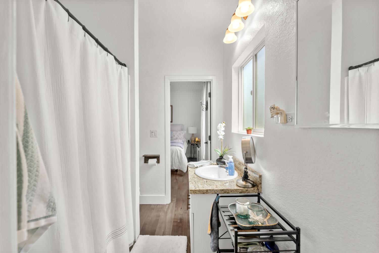 Detail Gallery Image 23 of 63 For 3641 5th Ave, Sacramento,  CA 95817 - 3 Beds | 1/1 Baths