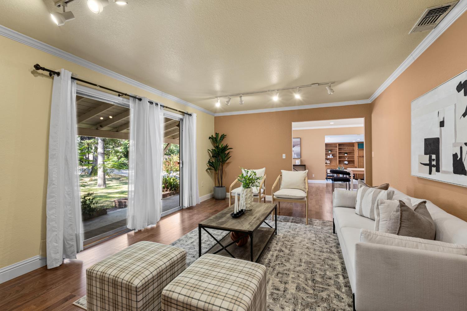 Detail Gallery Image 16 of 56 For 5946 Muldrow Rd, Carmichael,  CA 95608 - 3 Beds | 2 Baths