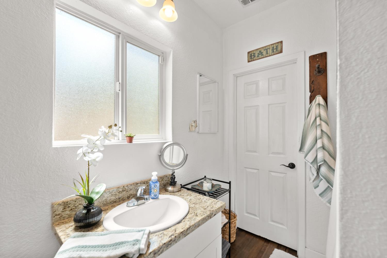 Detail Gallery Image 30 of 63 For 3641 5th Ave, Sacramento,  CA 95817 - 3 Beds | 1/1 Baths