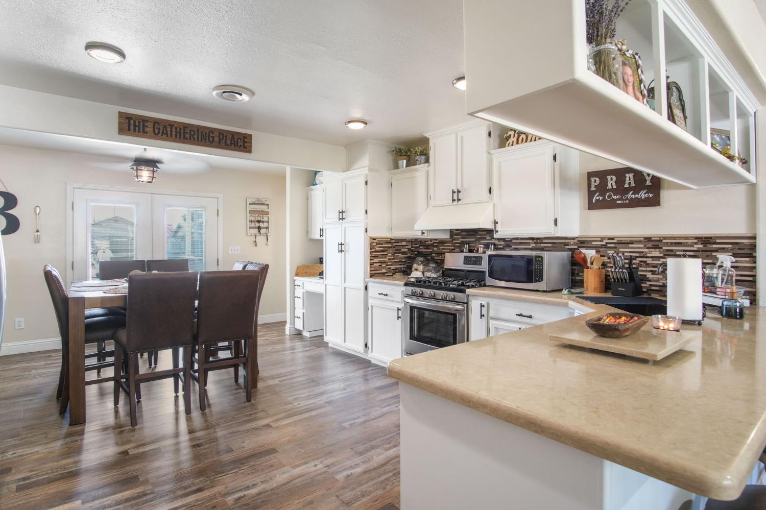 Detail Gallery Image 8 of 30 For 528 Church St, Modesto,  CA 95357 - 3 Beds | 2 Baths