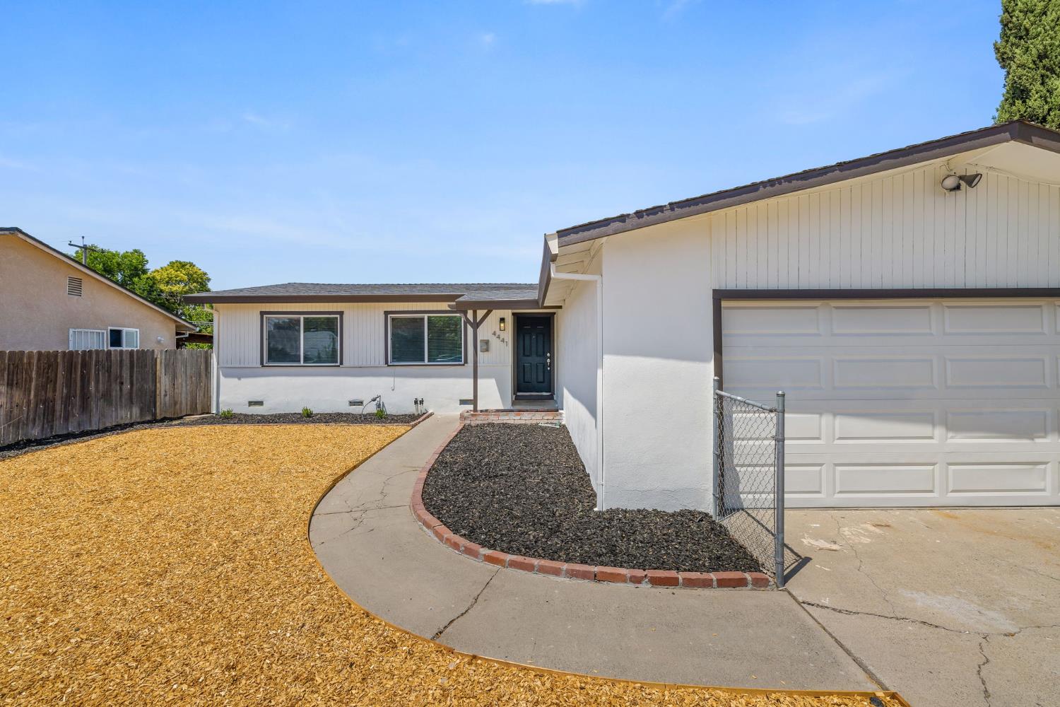Detail Gallery Image 6 of 57 For 4441 Fenwick Way, North Highlands,  CA 95660 - 3 Beds | 2 Baths