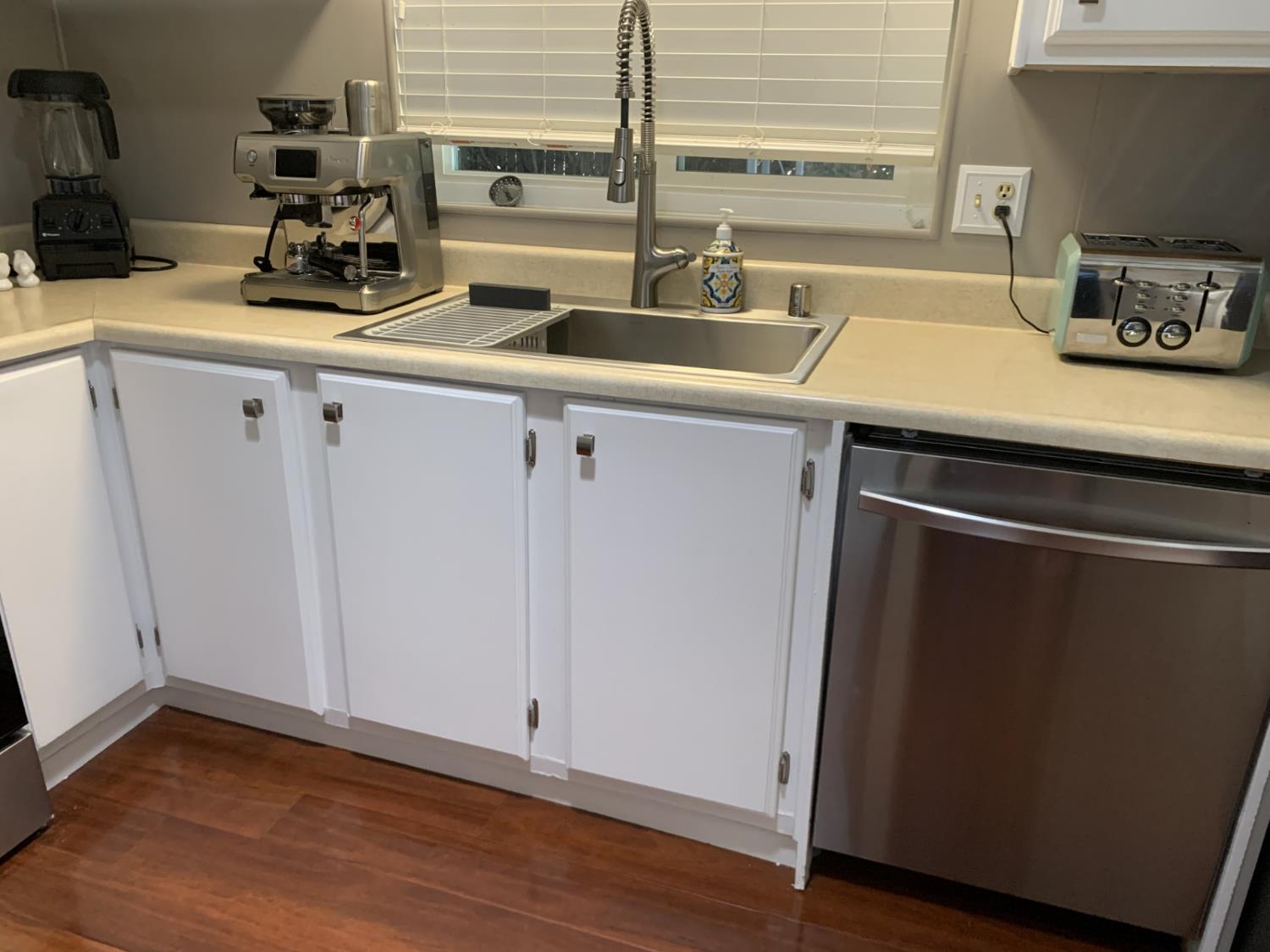 Detail Gallery Image 10 of 54 For 4901 Gardendell Rd, Sacramento,  CA 95834 - 2 Beds | 2 Baths