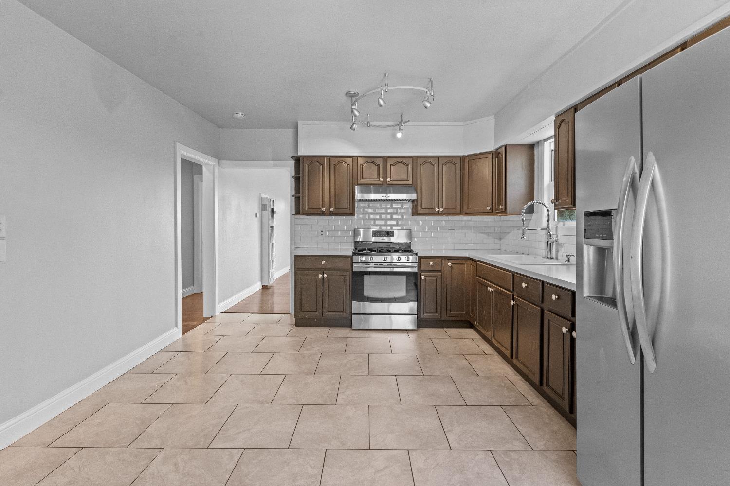 Detail Gallery Image 9 of 23 For 14732 Darius Way, San Leandro,  CA 94587 - 2 Beds | 1 Baths