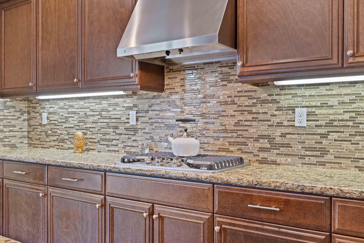 Detail Gallery Image 7 of 55 For 2816 Westport Cir, Oakdale,  CA 95361 - 4 Beds | 3 Baths