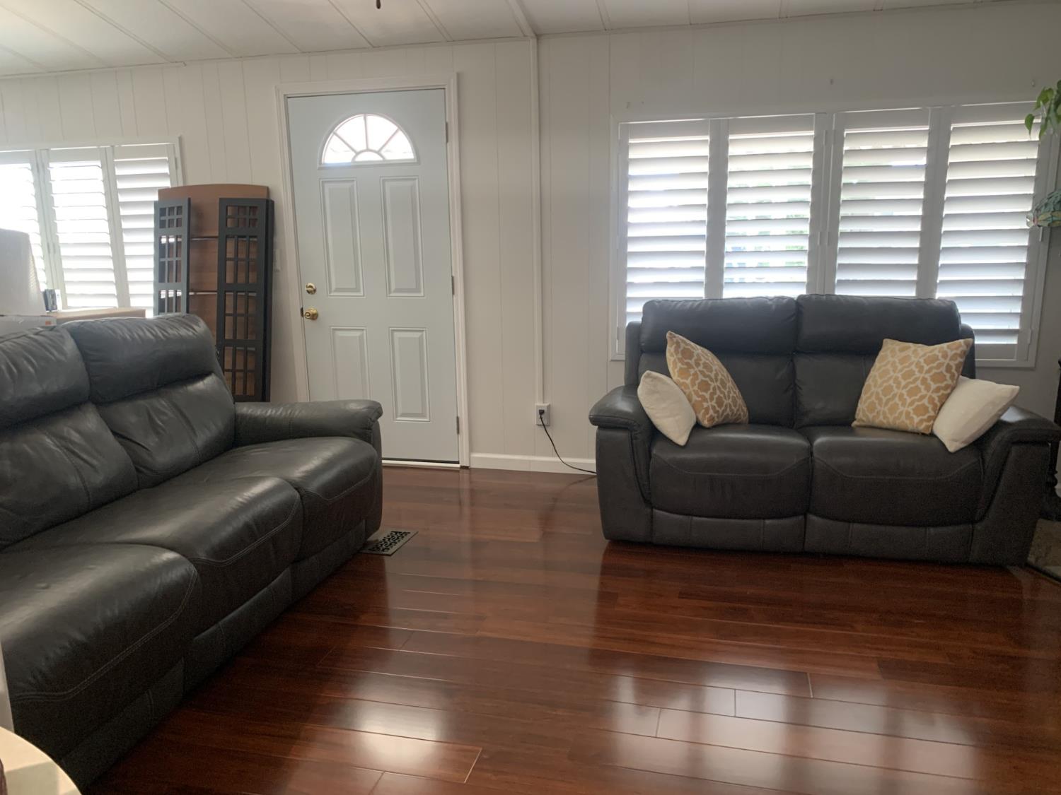 Detail Gallery Image 5 of 54 For 4901 Gardendell Rd, Sacramento,  CA 95834 - 2 Beds | 2 Baths