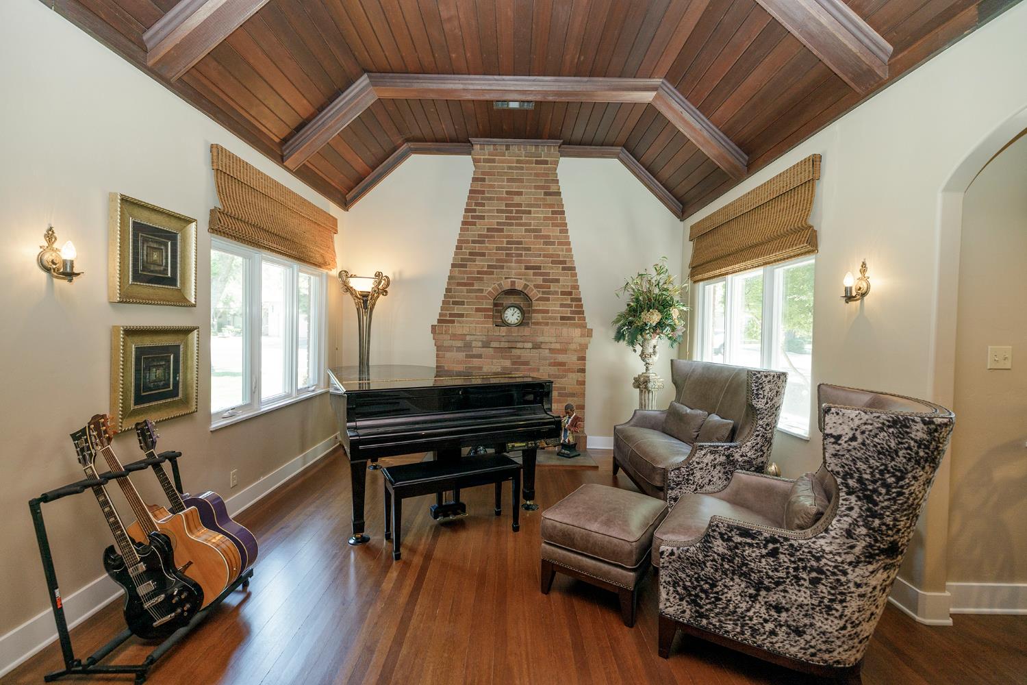Detail Gallery Image 10 of 56 For 1009 Sycamore Ave, Modesto,  CA 95350 - 3 Beds | 2/1 Baths