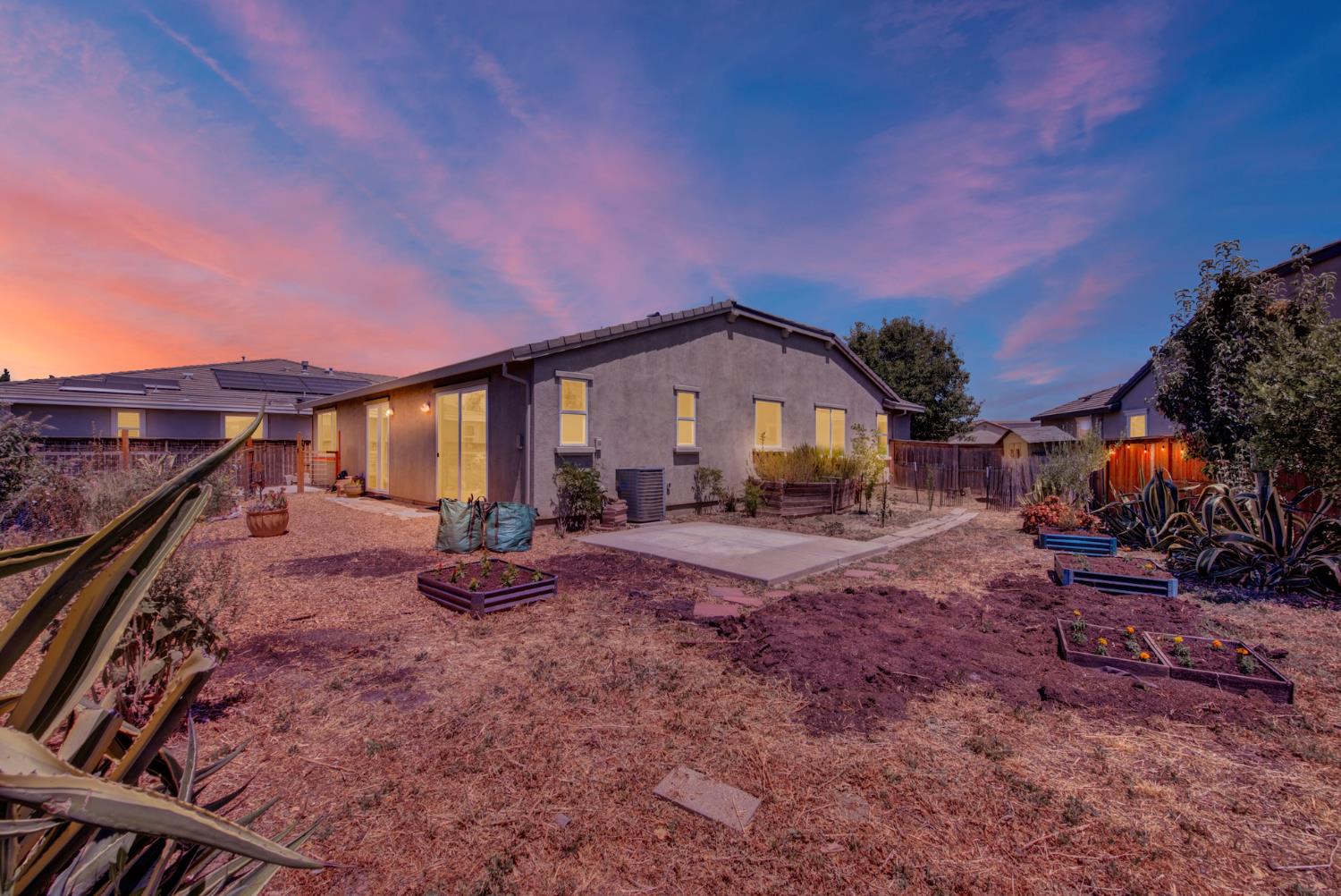 Detail Gallery Image 72 of 72 For 2200 Russell Cir, Woodland,  CA 95776 - 3 Beds | 2/1 Baths