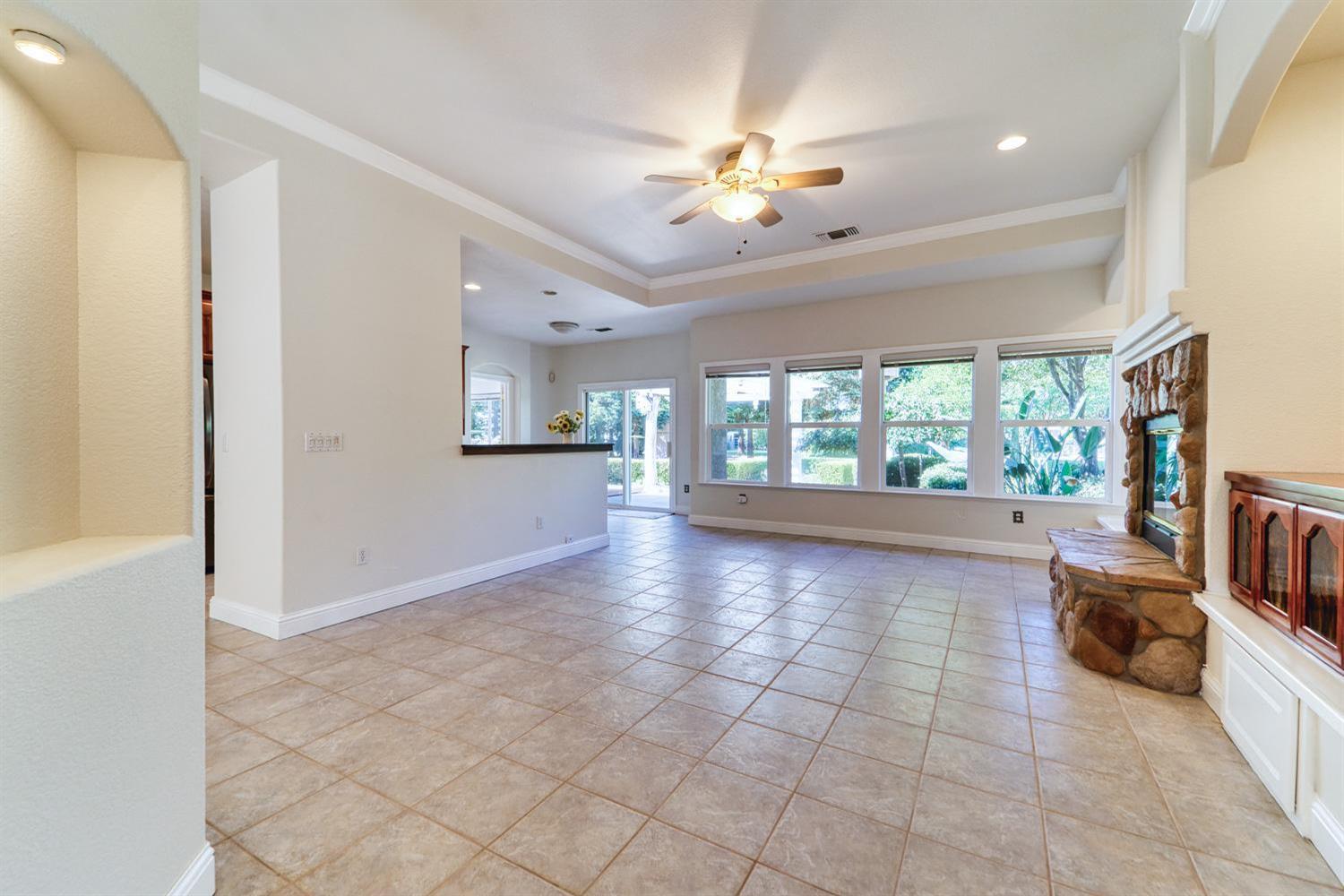 Detail Gallery Image 8 of 48 For 711 Saddleback Dr, Marysville,  CA 95901 - 3 Beds | 2/1 Baths