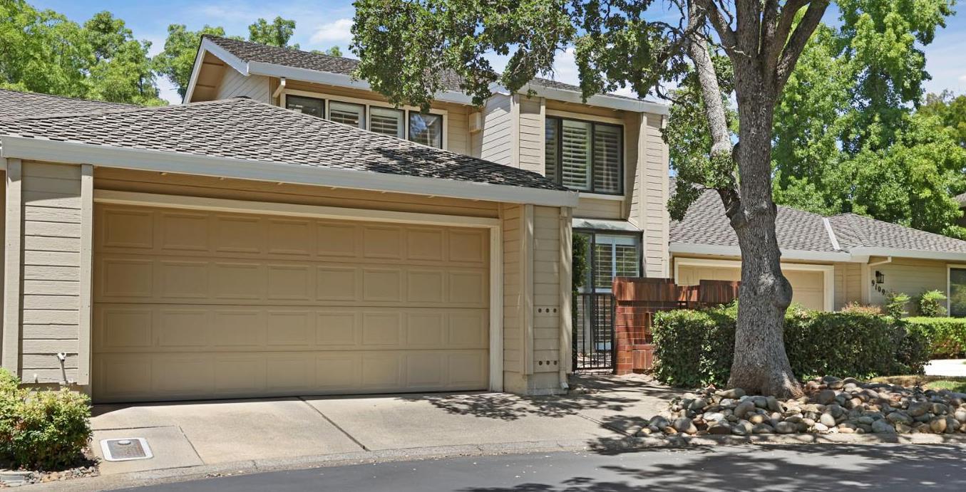 Detail Gallery Image 1 of 42 For 9105 Westcliff Ln, Fair Oaks,  CA 95628 - 3 Beds | 2/1 Baths