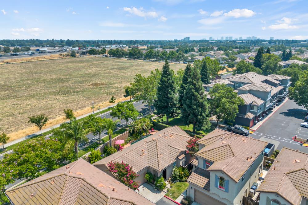 Detail Gallery Image 55 of 62 For 107 Dragonfly Cir, Sacramento,  CA 95834 - 3 Beds | 2 Baths